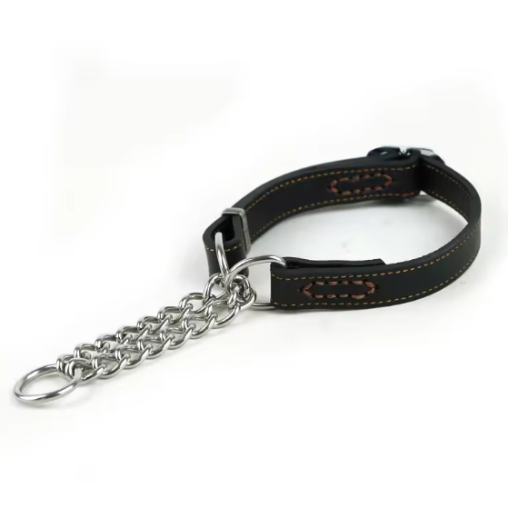 Standard martingale dog collar